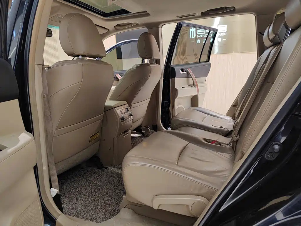 TOYOTA HIGHLANDER 2012