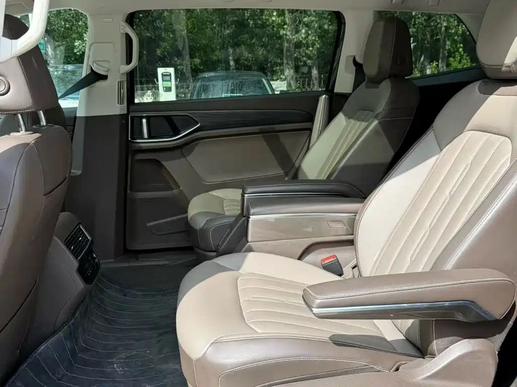 VOLKSWAGEN VILORAN 2023