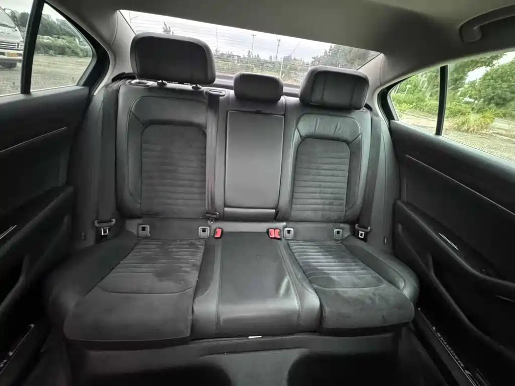 VOLKSWAGEN MAGOTAN 2016