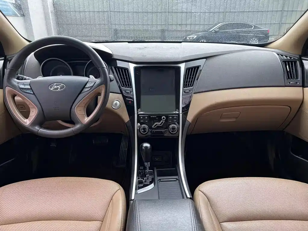 HYUNDAI SONATA 2012