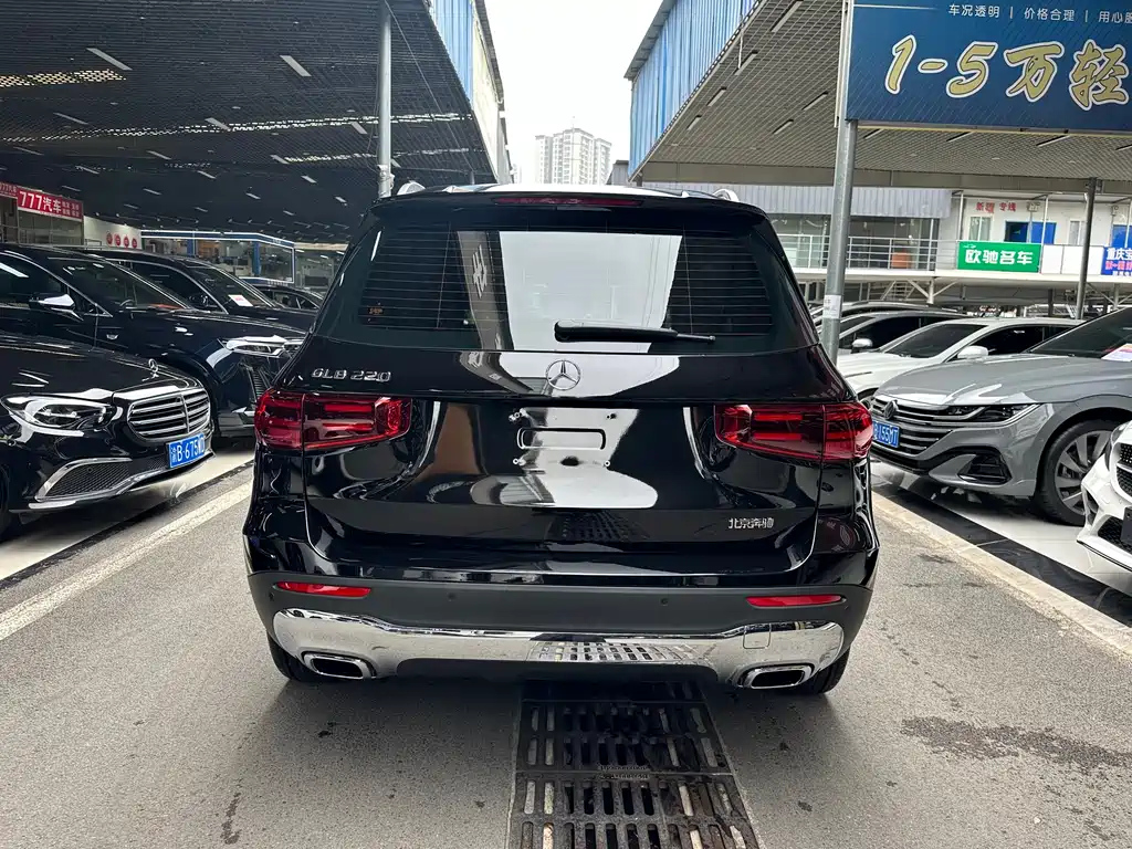 MERCEDES BENZ GLB 2025