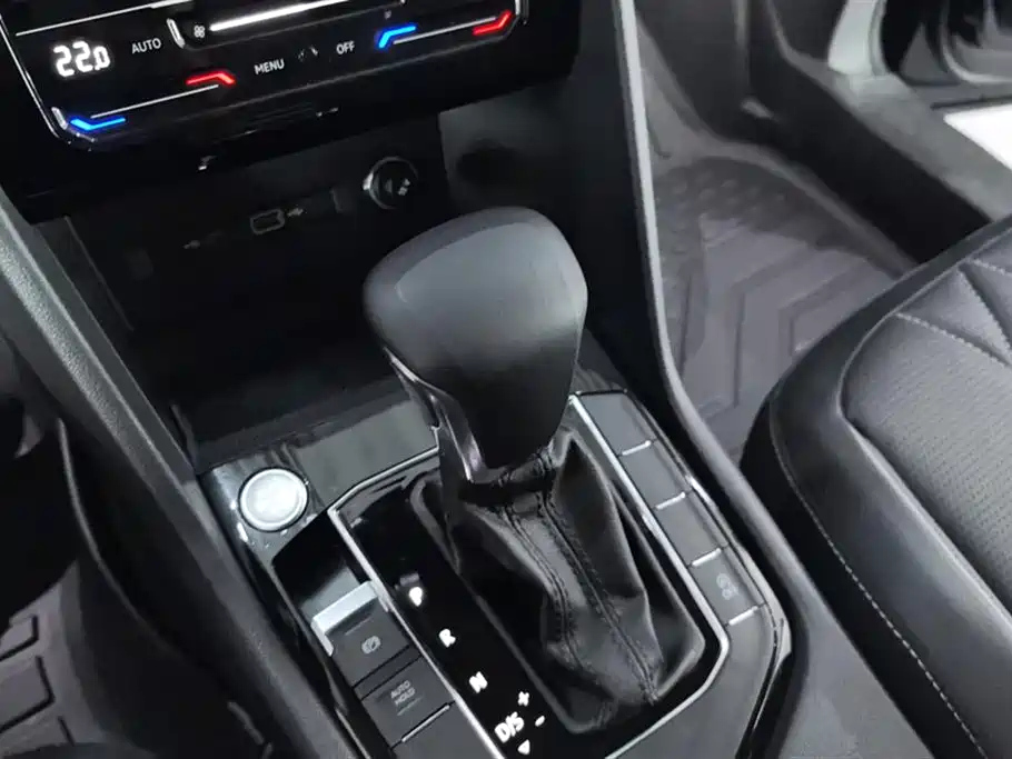 VOLKSWAGEN TIGUAN L 2023