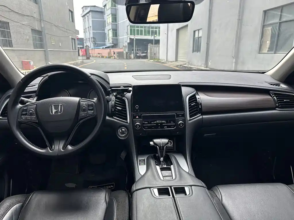 HONDA AVANCIER 2019