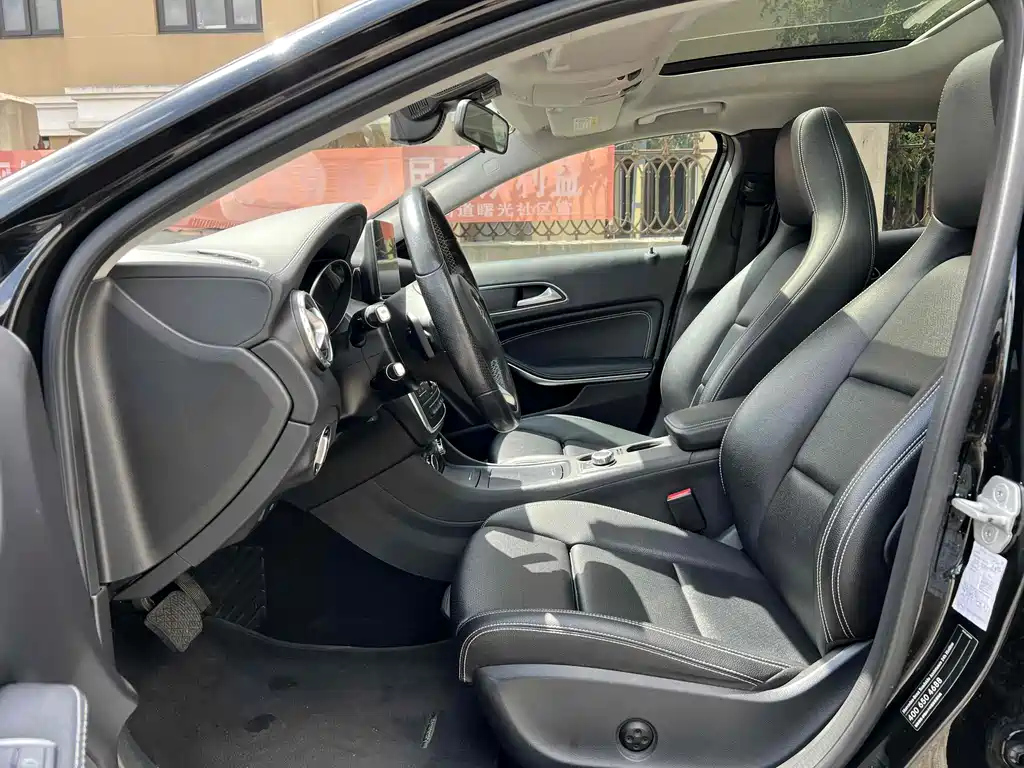 MERCEDES BENZ GLA 2016