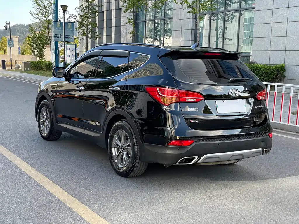HYUNDAI SANTAFE 2015