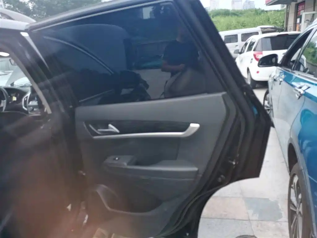 DONGFENG AEOLUS AX7 2016