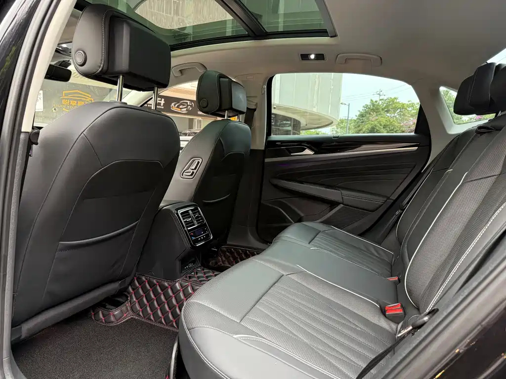 VOLKSWAGEN PASSAT 2021