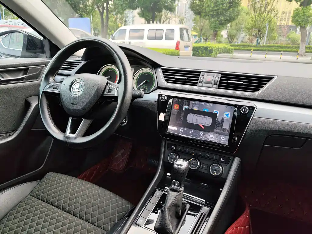 SKODA SUPERB 2018