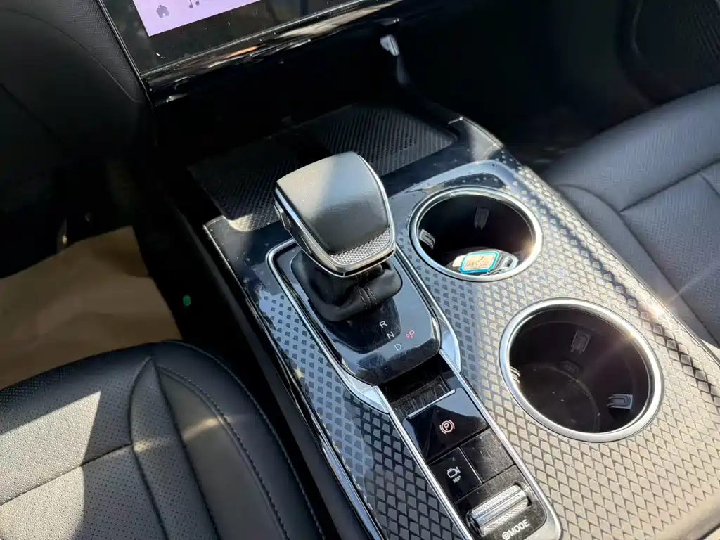HONGQI HS3 PHEV 2024