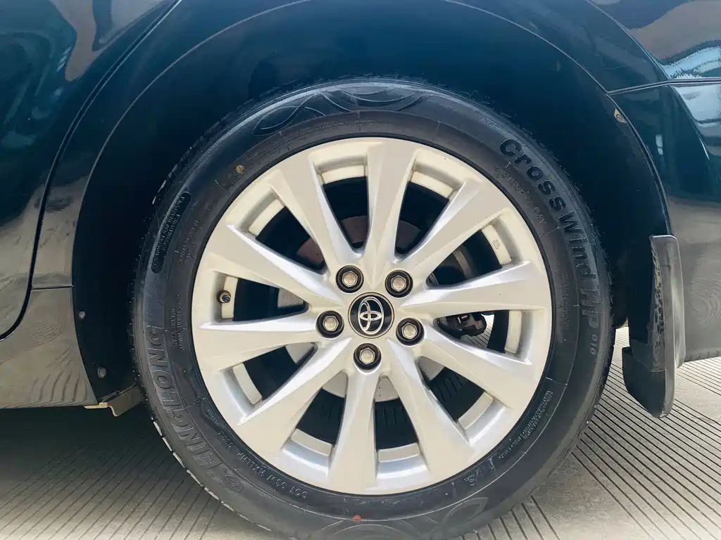 TOYOTA CAMRY 2018