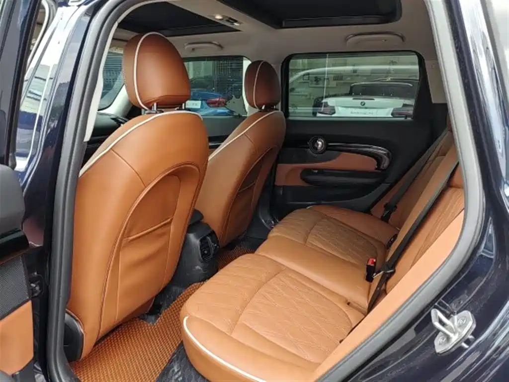 MINI CLUBMAN 2022