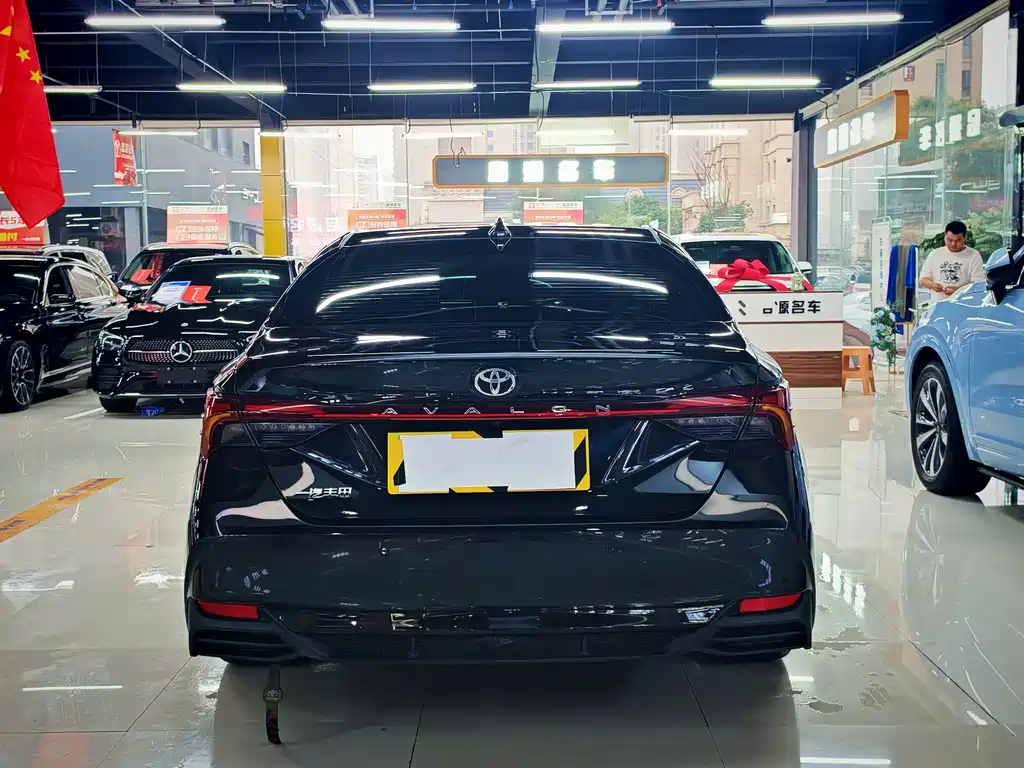 TOYOTA AVALON 2025