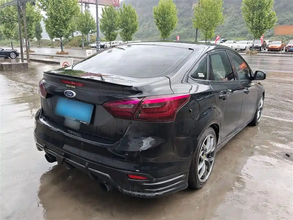 FORD FOCUS 2012