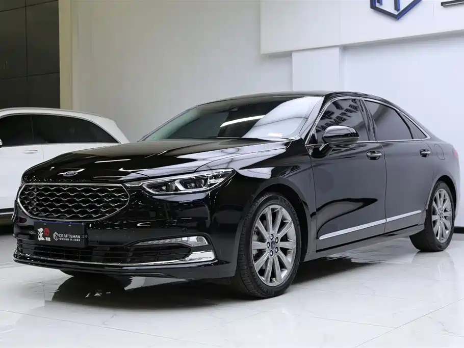FORD TAURUS 2021