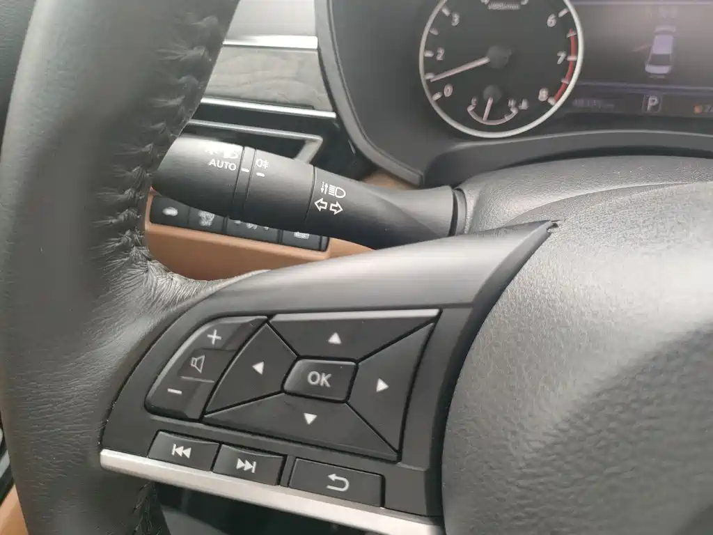 NISSAN TEANA 2023