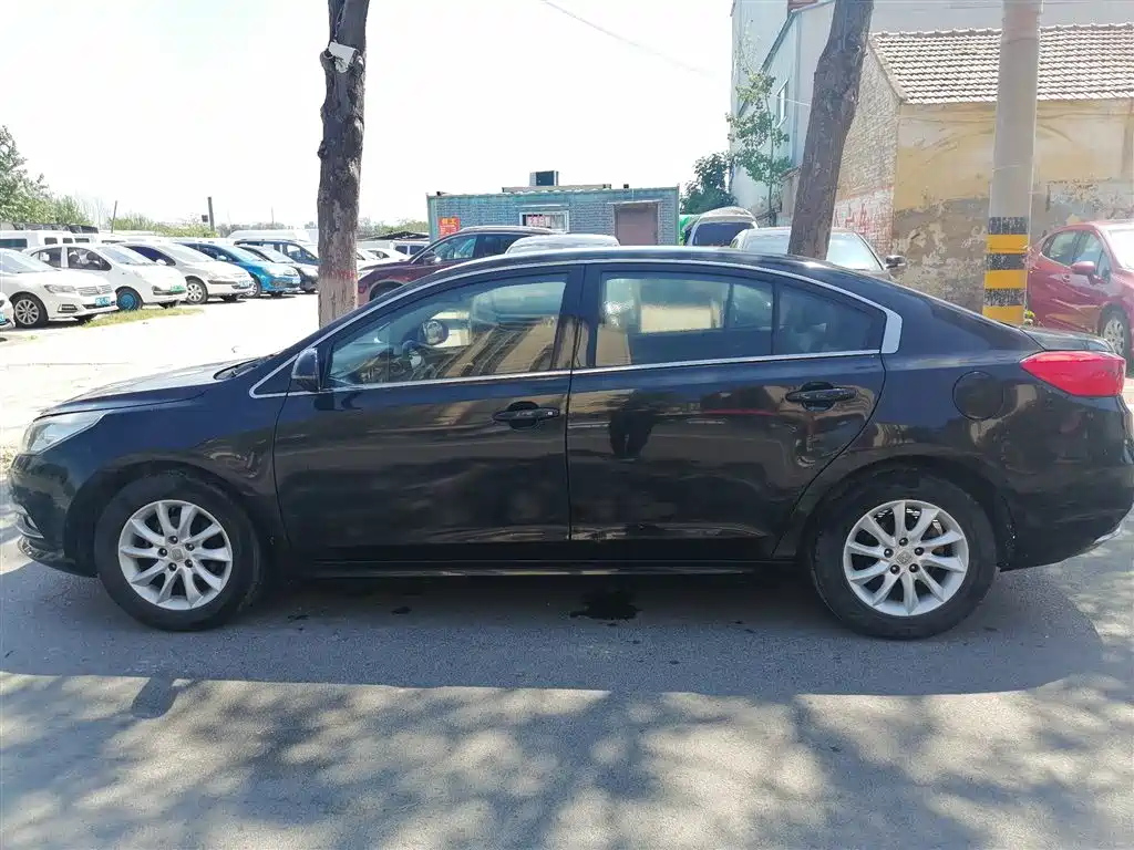 ZOTYE Z500 2015
