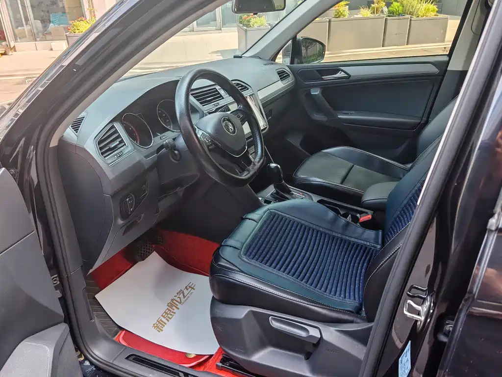 VOLKSWAGEN TIGUAN L 2017