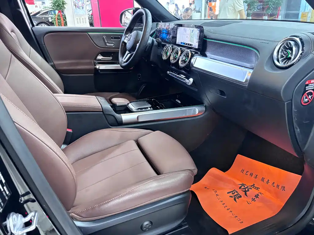 MERCEDES BENZ GLB 2021