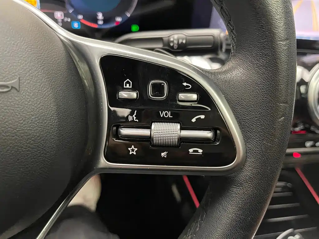 MERCEDES BENZ GLB 2021