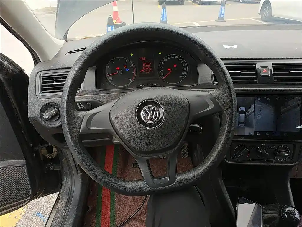 VOLKSWAGEN SANTANA 2021
