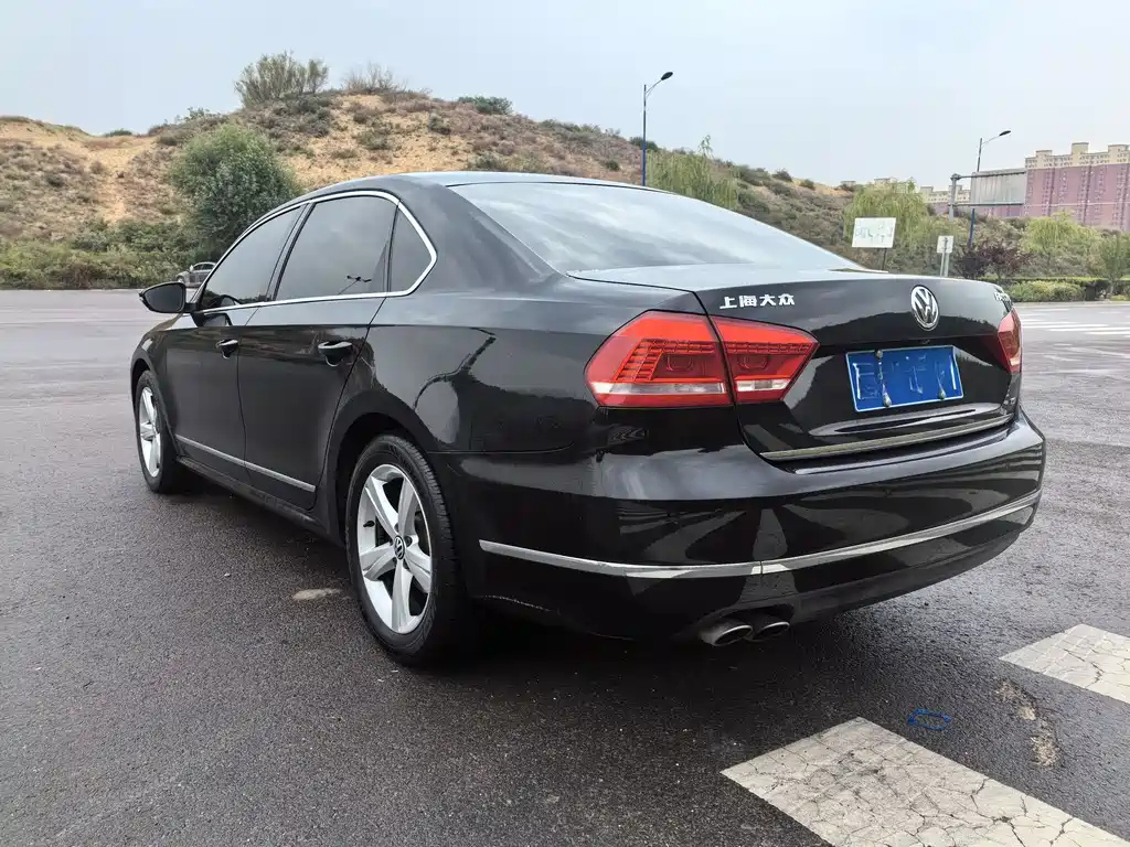 VOLKSWAGEN PASSAT 2014