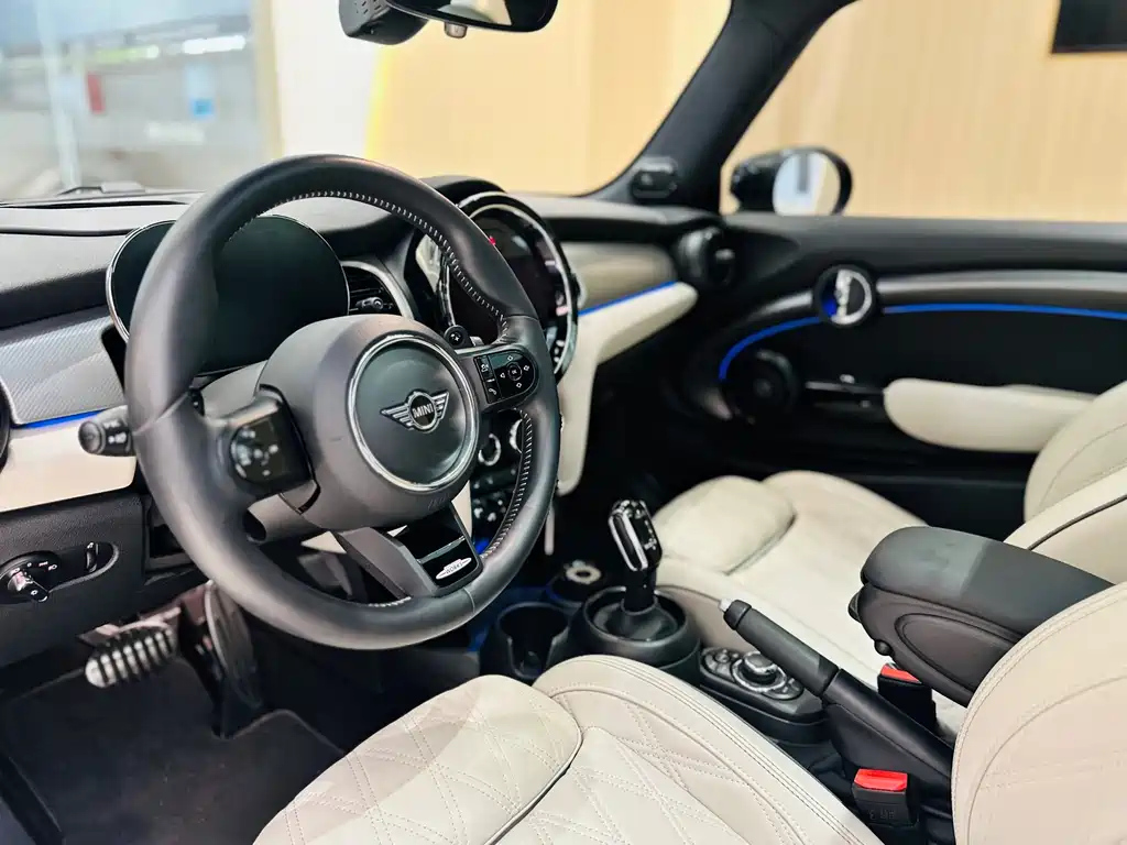 MINI JCW 2022