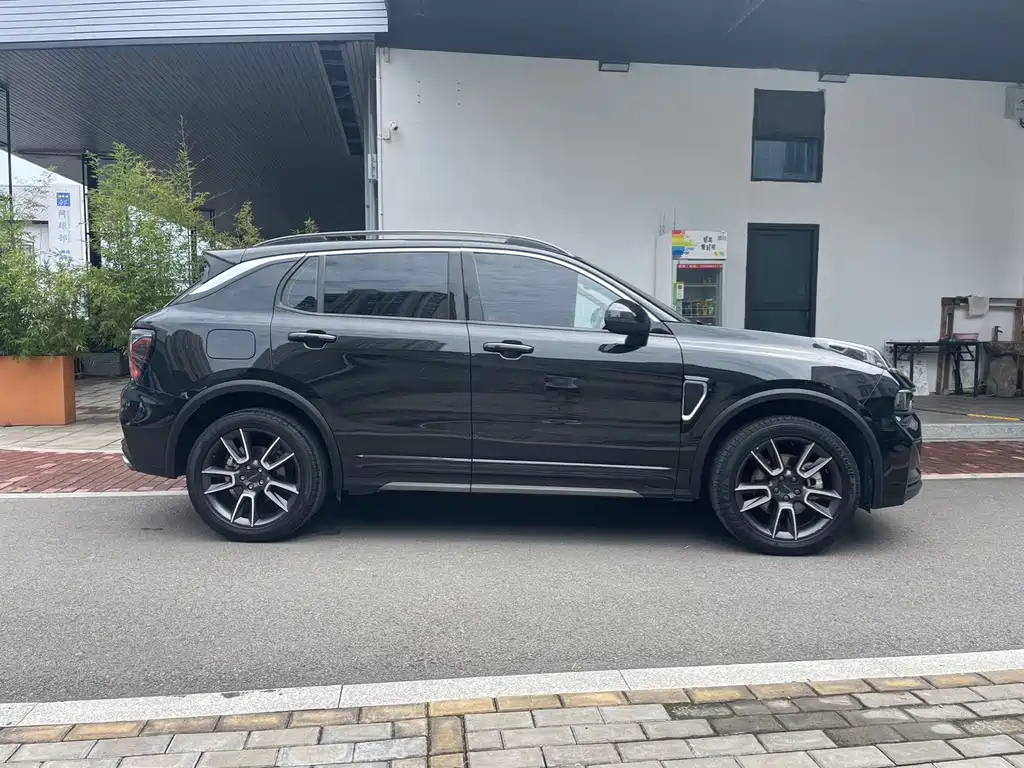 LYNK&CO 01 2019