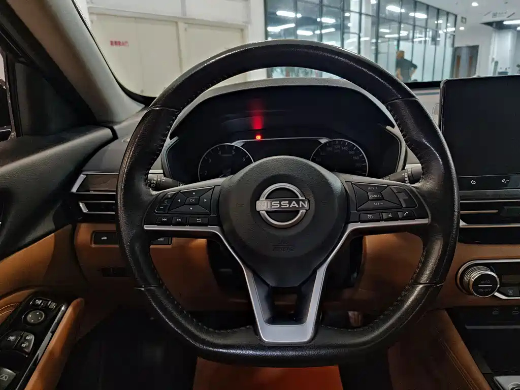 NISSAN TEANA 2023