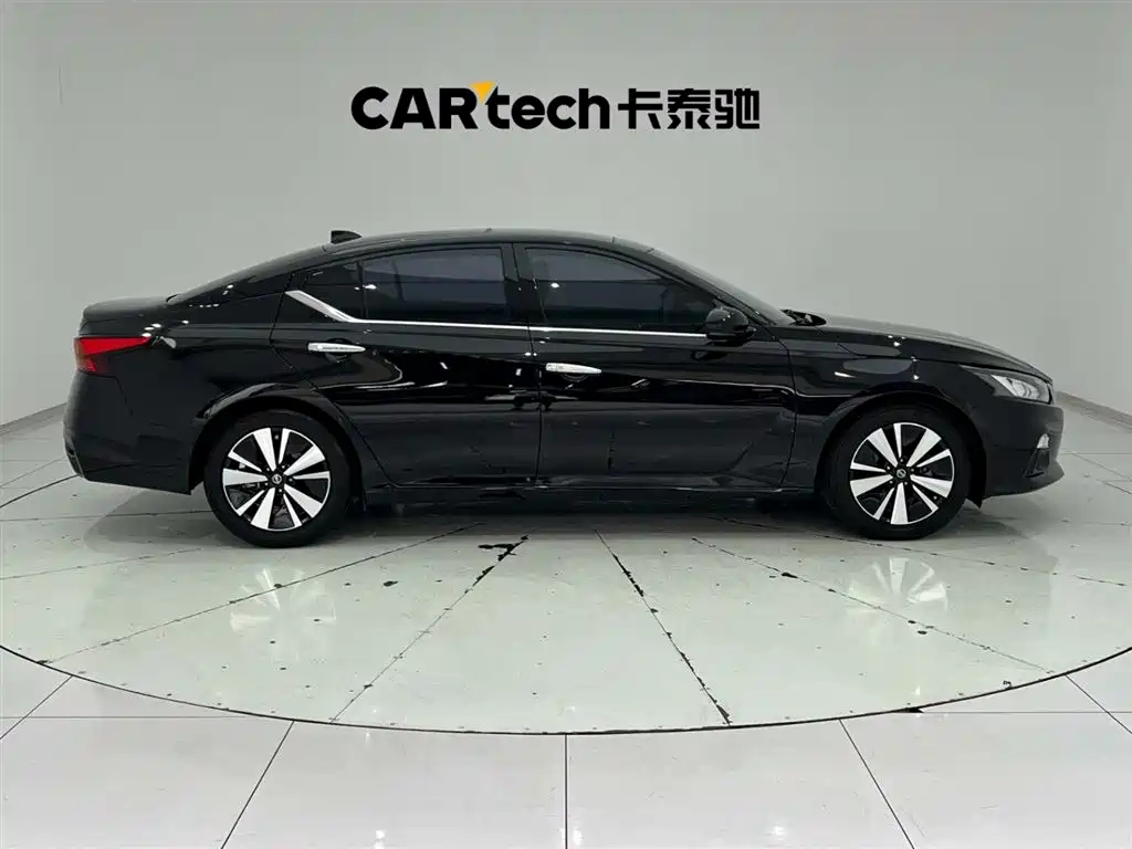 NISSAN TEANA 2022