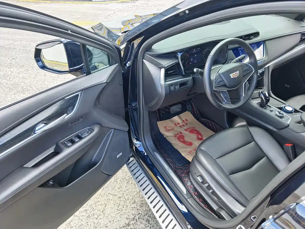 CADILLAC XT5 2021