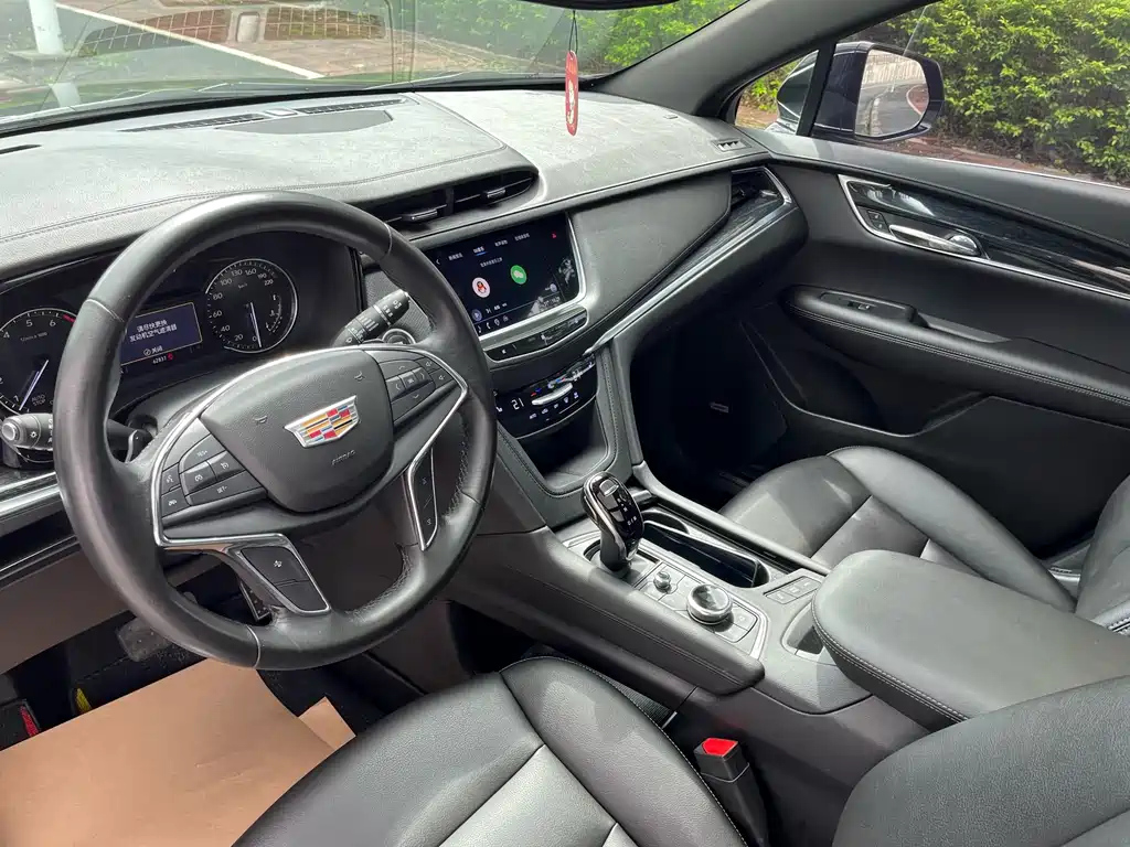 CADILLAC XT5 2021