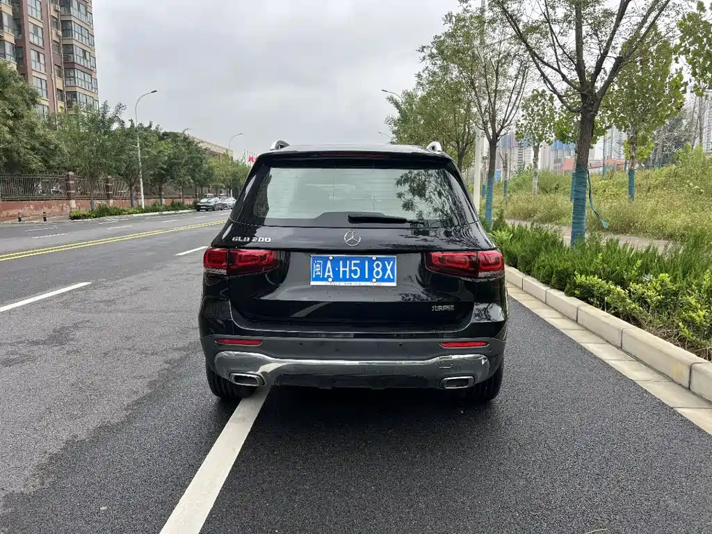 MERCEDES BENZ GLB 2023