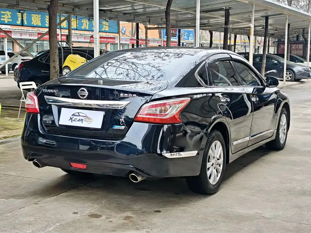 NISSAN TEANA 2015