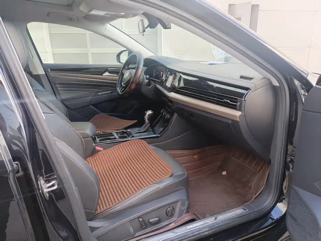 VOLKSWAGEN PASSAT 2019