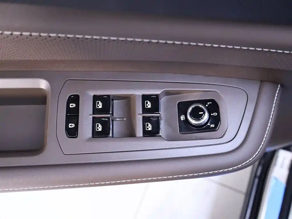 VOLKSWAGEN VILORAN 2024