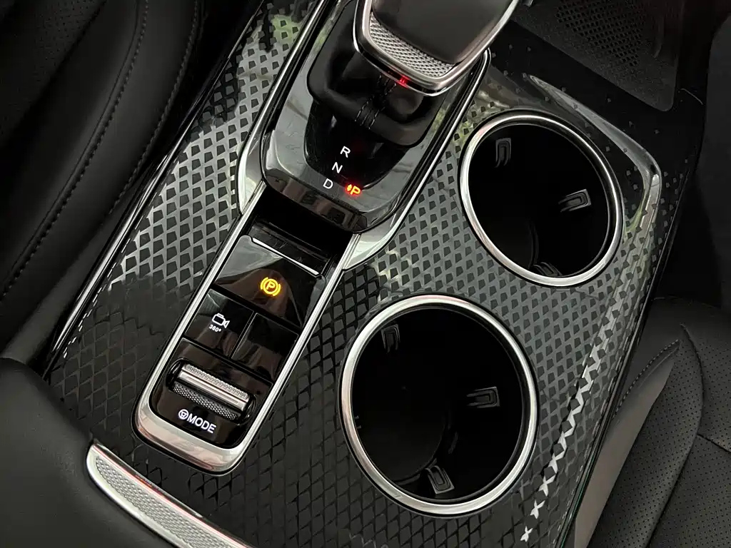 HONGQI HS3 PHEV 2024