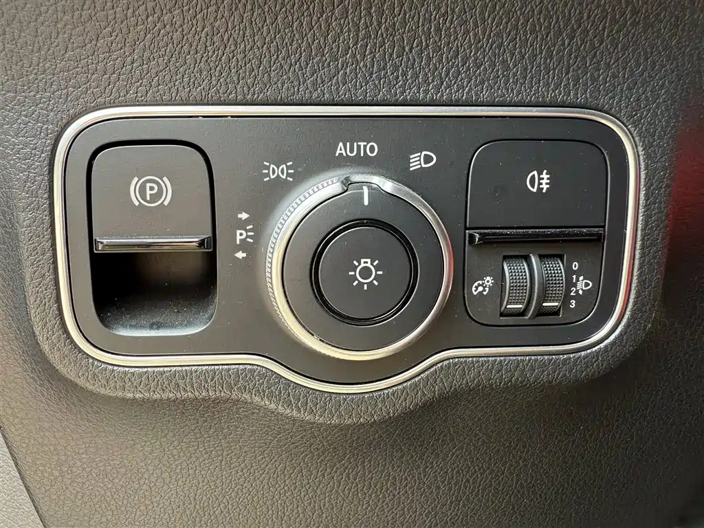 MERCEDES BENZ GLB 2021