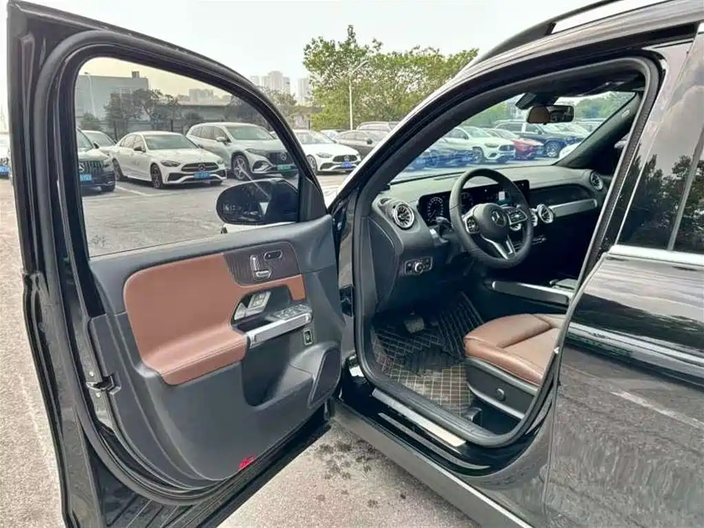MERCEDES BENZ GLB 2023