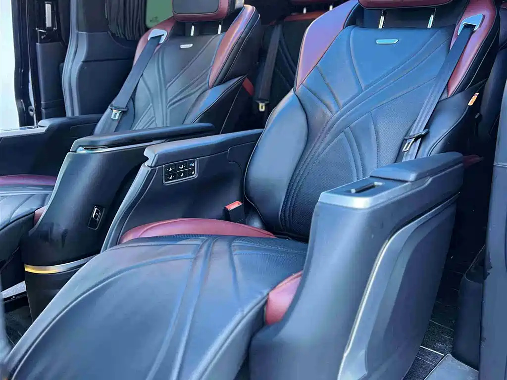 FORD TOUREO 2023