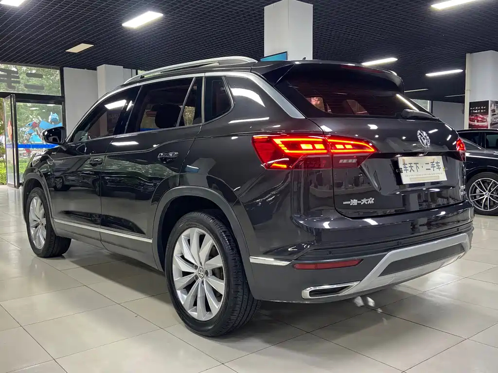 VOLKSWAGEN TAYRON 2019