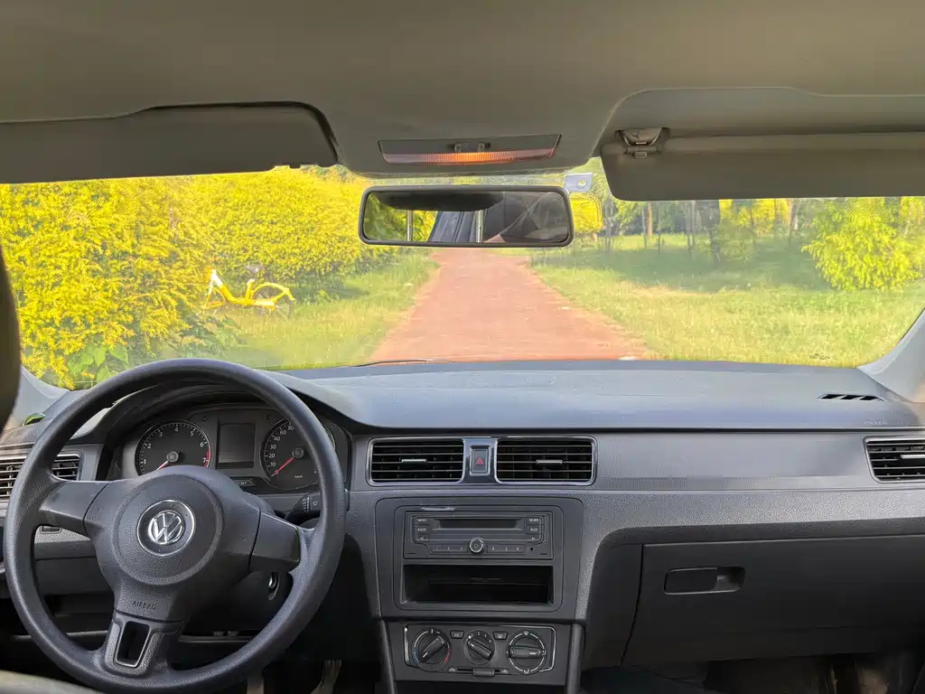 VOLKSWAGEN SANTANA 2014
