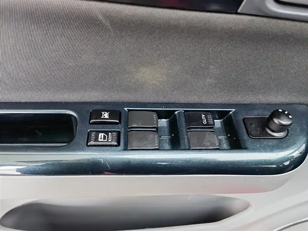 SUZUKI SWIFT 2016