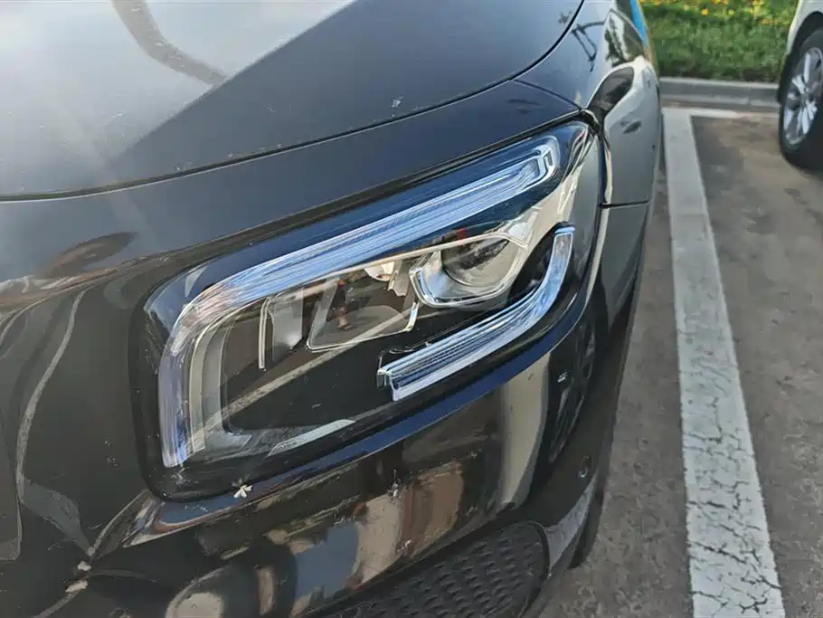 MERCEDES BENZ GLB 2023