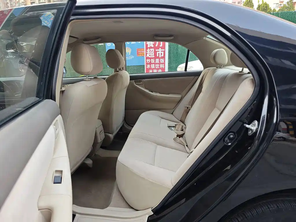 TOYOTA COROLLA 2011