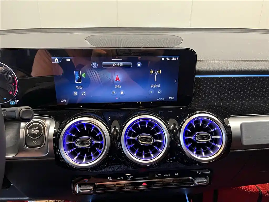 MERCEDES BENZ GLB 2024