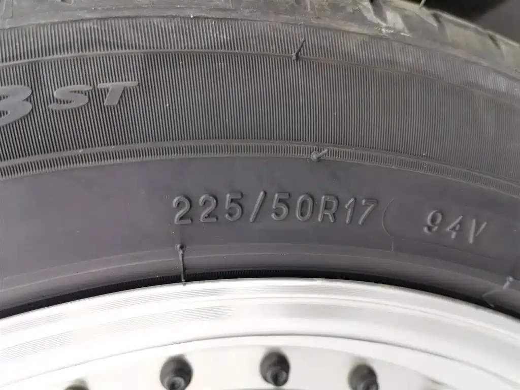 VOLKSWAGEN BEETLE 2014