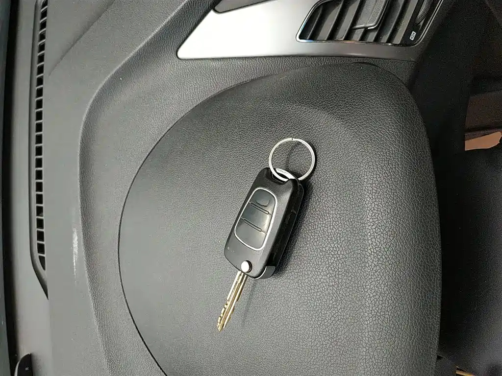 HYUNDAI ELANTRA 2012