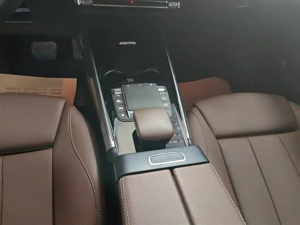 MERCEDES BENZ GLB 2021