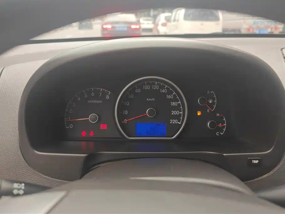 HYUNDAI CELESTA 2011