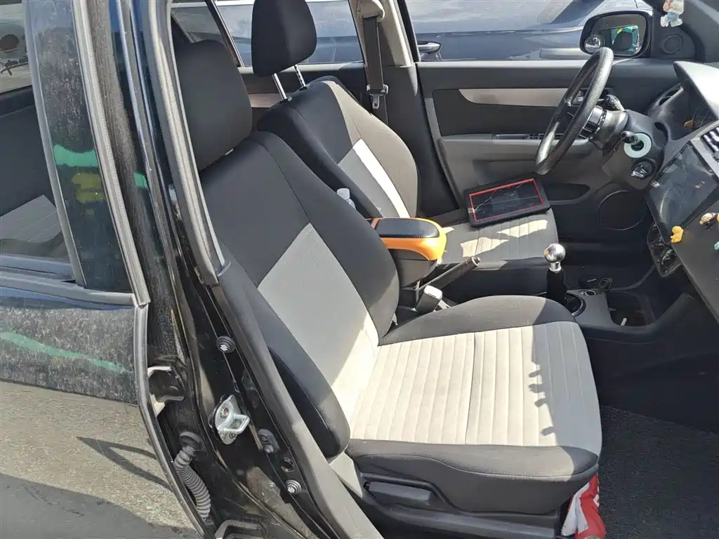 SUZUKI SWIFT 2014
